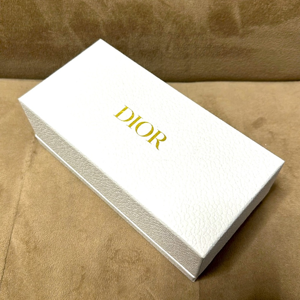 Dior Gift Box - Picture 3 of 6